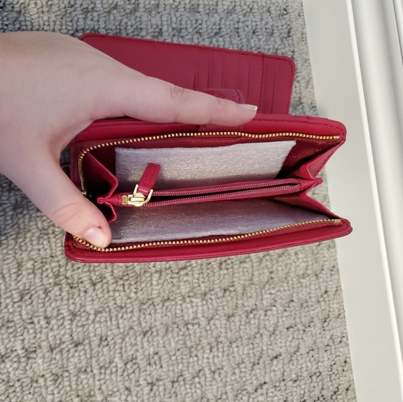 NEVER USED Tory Burch clutch - Picture 4 of 4